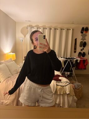 Cyrus Black Cropped Long-Sleeve Sweatshirt